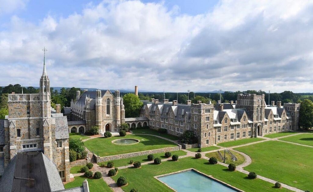 most beautiful universities in the world that have large campus ground